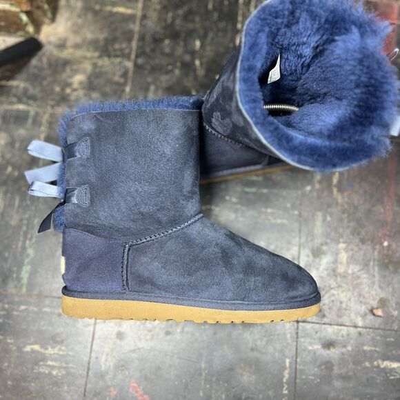 UGG Classic Bailey Bow Boot "Navy Blue" Size 6 CLEAN OG RARE - Picture 1 of 7
